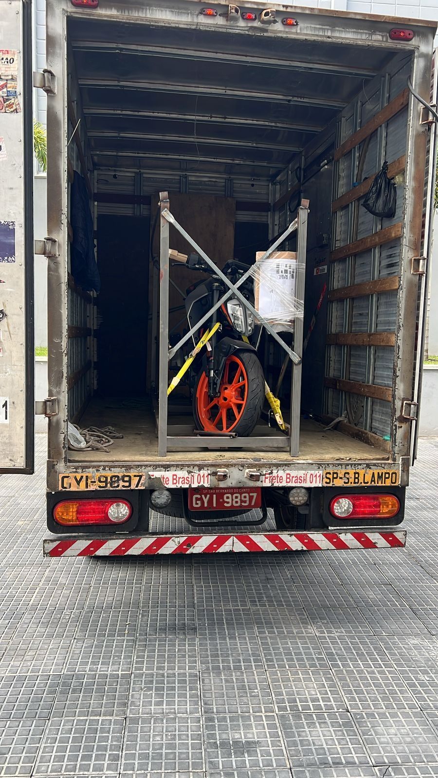 Vans para Cargas Leves e fretes rápidos em SP